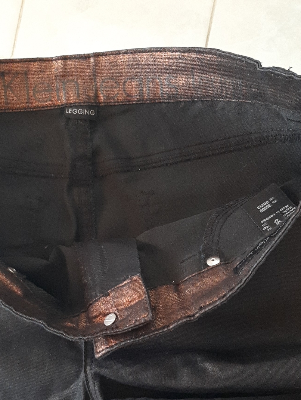 Calvin Klein Jeans🖤NWOT Coated Legging Jeans Waist 28 Size 8 Black - Picture 3 of 10